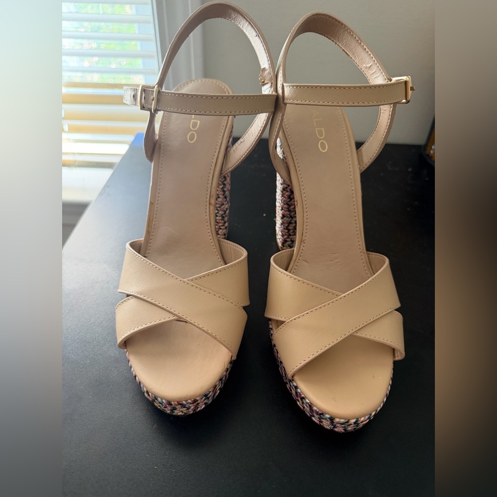 Aldo Beige Platform Sandals with Colorful Heel. PreOwned
